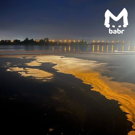 Нефтепродукты разлились по Ангаре в Иркутске
