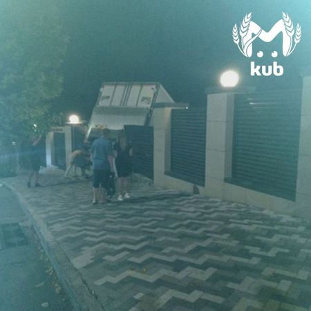 Фура "Магнита" с неисправными тормозами протаранила частный дом в Сочи