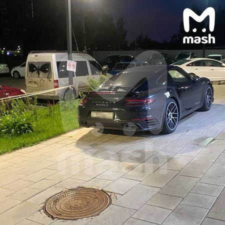 Жители подмосковного посёлка Отрадное залили краской Porsche солиста группы "Три дня дождя"