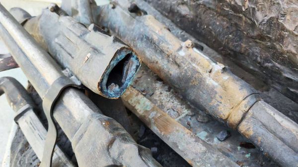 Краснодарские вандалы изуродовали мемориал "Расстрельный угол" на Всесвятском кладбище