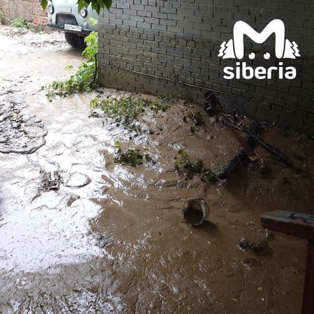 Дома в центре Новосибирска остались без света из-за дождя