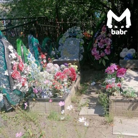 Вандалы разгромили памятники на кладбище в Зиминском районе