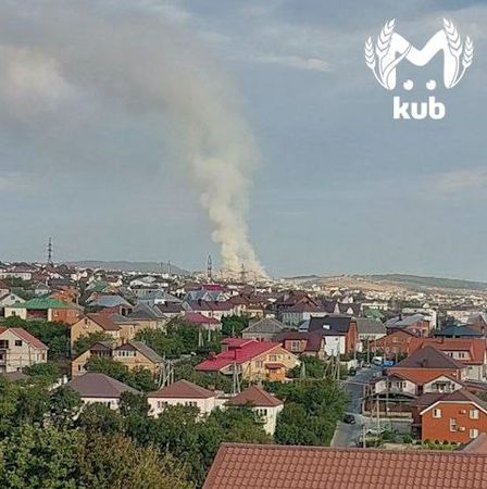Мусорный полигон горит на горе Щелба под Новороссийском