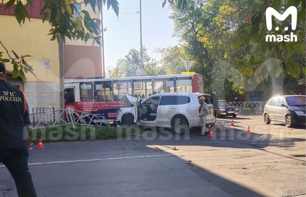 Депутат думы Ярославской области за рулём авто влетела в пассажирский автобус