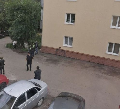 В Красноярске в районе школы №66 на улице Аэровокзальной произошла стрельба