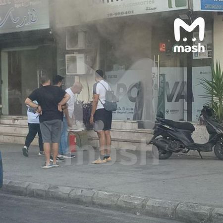 В Ливане и Сирии стали массово взрываться рации и радиоприёмники: фото, видео