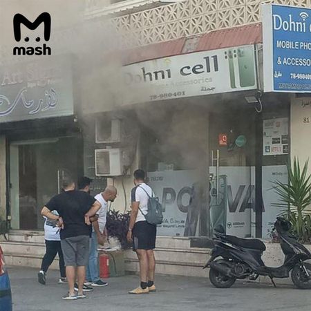 В Ливане и Сирии стали массово взрываться рации и радиоприёмники: фото, видео