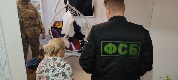 Начальник октябрьского отдела полиции и его заместительница получили взятку в 2,5 миллиона