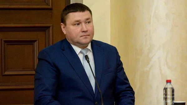 Обыски проходят у бывшего замглавы Сочи Олега Бурлёва и главы Хостинского района Ивана Савина