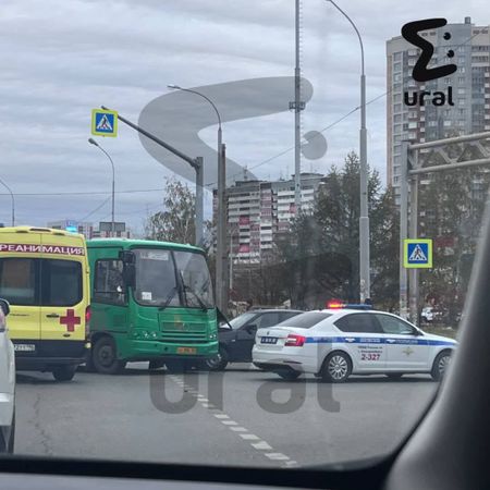 Утро в Екатеринбурге началось со страшных пробок из-за восьми аварий