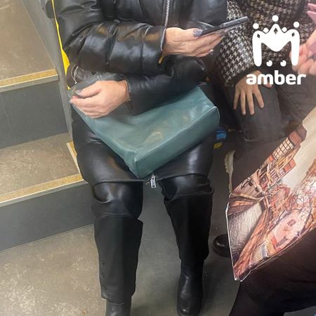 Джип подрезал автобус на Суворова так, что люди внутри, по их словам, полетели во все стороны