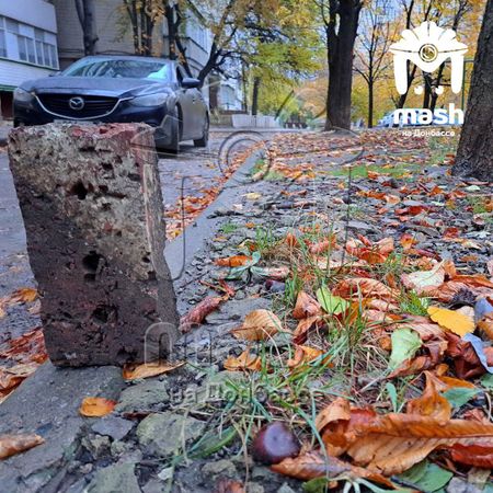 Машина дважды попала под обстрел ВСУ в Горловке