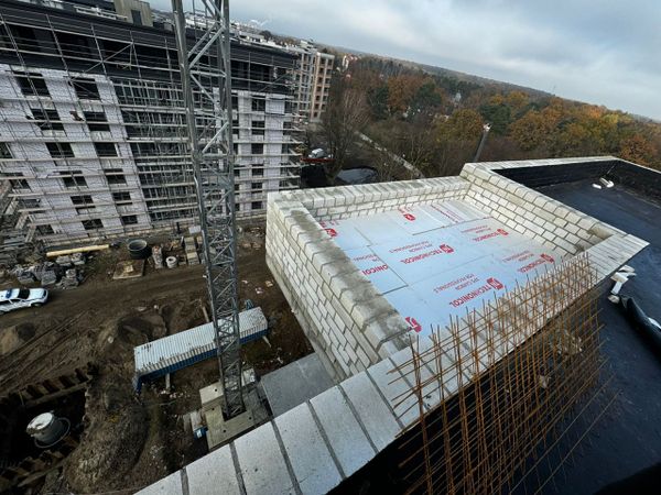 Рабочий упал с восьмого этажа на стройплощадке «Автотор-жилстрой»