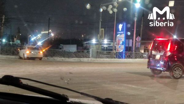Две фуры и газель собрали огромную пробку в 6-м микрорайоне Новосибирска