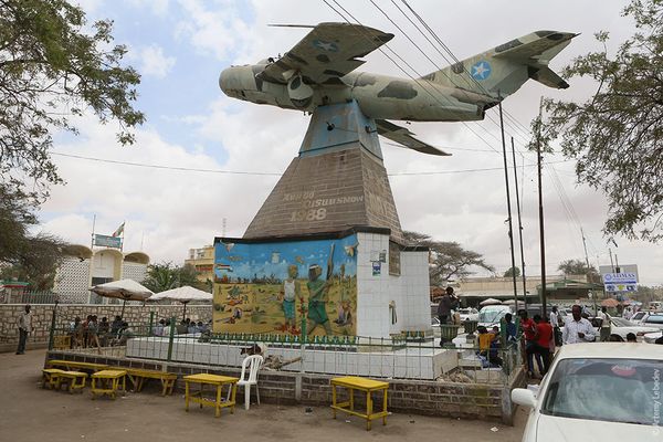 Памятник памятни бомбардировки города, где можно сделать одни из самых жуткие селфи.