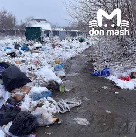 В Гуково из-за свалки затруднён проезд для машин, включая скорую помощь и пожарных