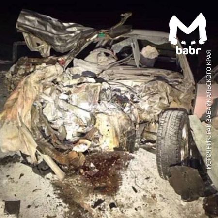 Фура столкнулась с легковушкой на забайкальской трассе