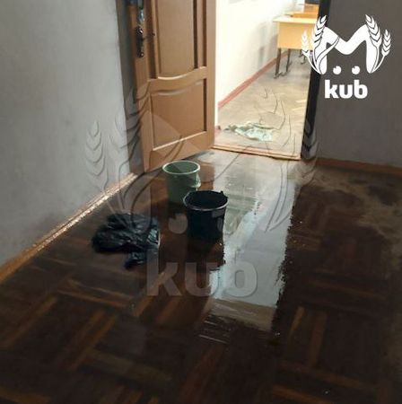 Крыша школы, отремонтированная за 13 миллионов, протекает в Елизаветинской