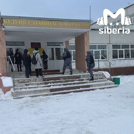 Росгвардия приехала в Новосибирскую школу