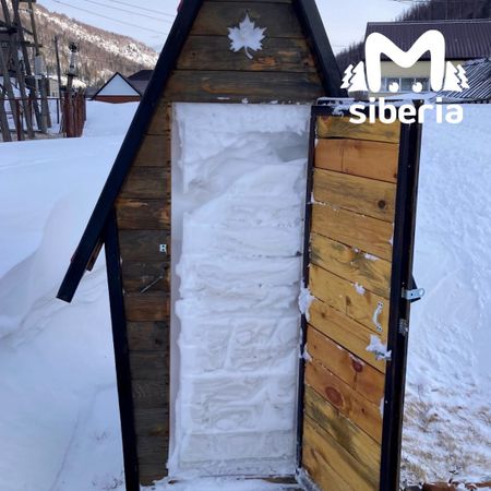 Сугробы высотой до второго этажа навалило в Хакасии