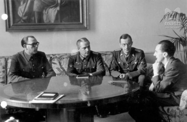 Присягнули Гитлеру: памятники русским предателям