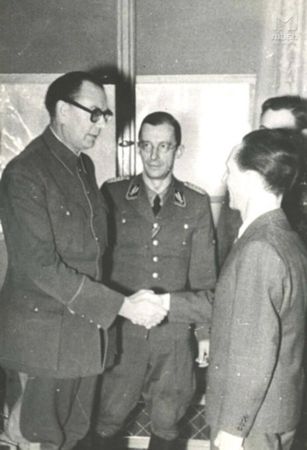 Присягнули Гитлеру: памятники русским предателям