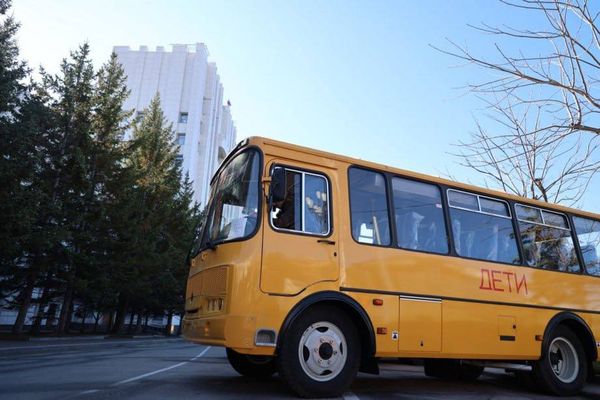 Новые школьные автобусы приехали в Хабаровский край