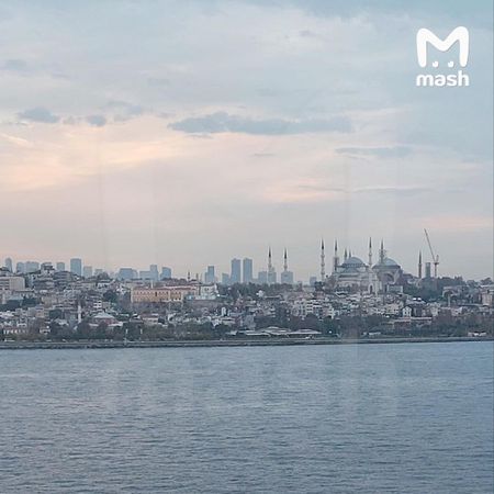 Больше 600 туристов из России оказались заблокированы на круизном лайнере у берегов Турции