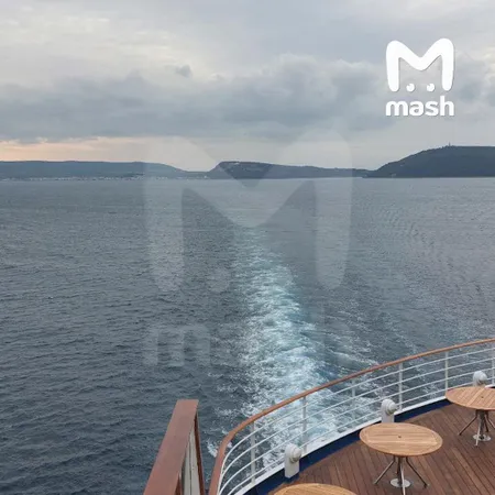 Пассажиры застрявшего у берегов Турции круизного лайнера назвали ситуацию "экстраординарной"