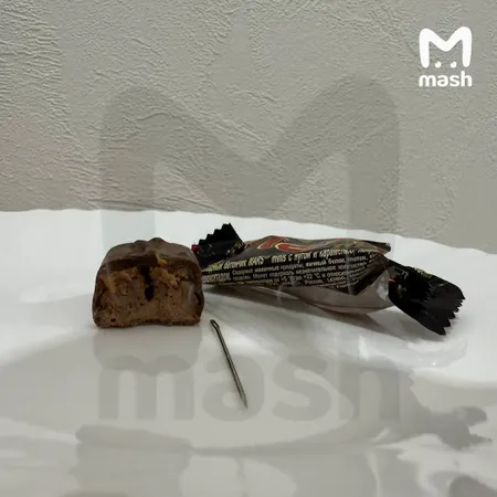 Школьница из Калуги чуть не проглотила иголку в шоколадке "Марс"