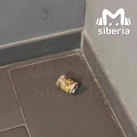 Пачку купюр с пугающей запиской нашли в новосибирской многоэтажке