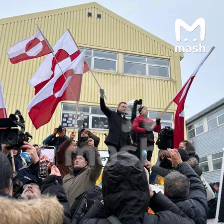 Российские эмигранты и 6 тысяч жителей Гренландии вышли на демонстрации против Трампа