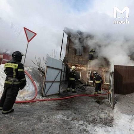 В Серпухове в пожаре в частном доме погибли два человека