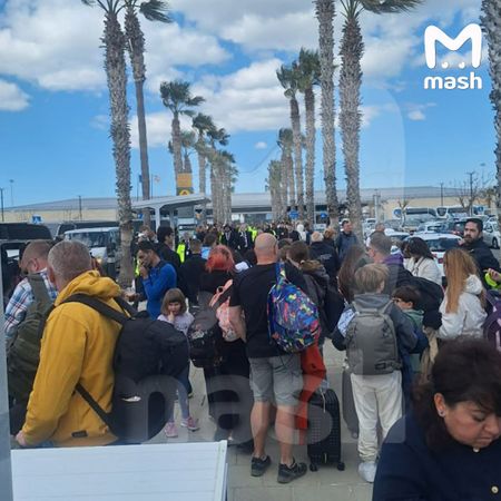 В аэропорту Пафоса на Кипре объявили срочную эвакуацию