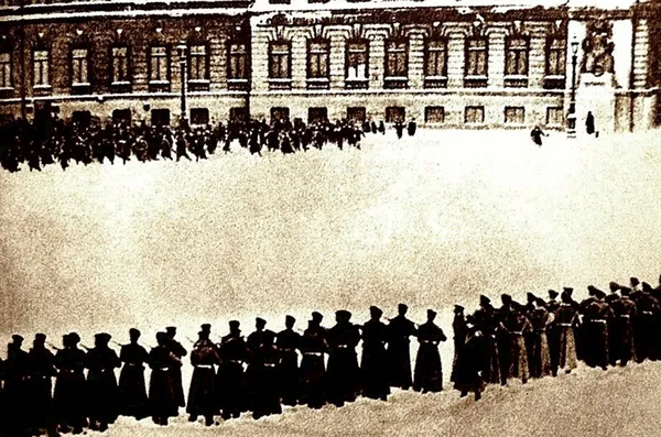 Документальные кадры разгона демонстрантов.