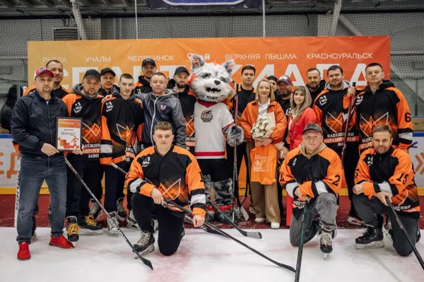 Свердловские металлурги и горняки отыграли хоккейный турнир