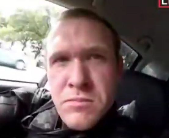 К этому моменту известно о 49 погибших в результате теракта в Новой Зеландии. Стрелок задержан. Перед тем, как выйти из дома, он опубликовал в сети безумный документ, который мы вам сейчас перескажем тут.