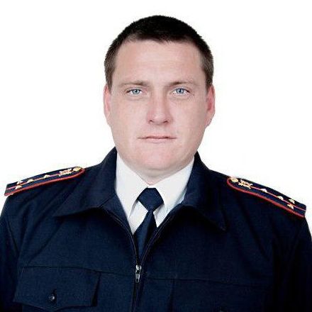 Капитана Максима Кудинова, который покончил с собой в Алтайском крае после допроса в СК, вызывали туда в качестве свидетеля. Кстати, он не первый полицейский в Шипуново, который покончил с собой в этом году.