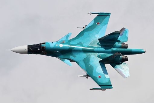 В Японском море ищут пилотов двух военных самолетов, которые столкнулись в 35 километрах от берега. Речь идет о СУ-34. Оба истребителя были без боекомплекта.