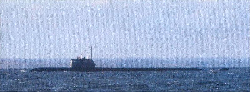 РБК сообщают, что ЧП произошло на глубоководной атомной подлодке АС-12. Среди моряков ее называют «Лошарик». Погибшие — это штатный экипаж спускаемого аппарата этой самой подлодки.