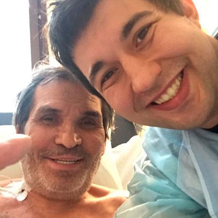 Бари Алибасов вышел из искусственной комы. Пока он ничего не помнит и никого не узнает. Врачи говорят, что это при выходе из комы это нормально.