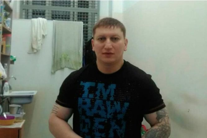Погибший в фитнес-клубе "Дон-Спорт" —40-летний Али Гейдаров, в криминальном мире известный как Алик Рыжий или Альберт Питерский.