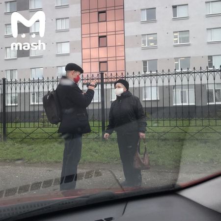 Татарские коммунисты пошли возлагать цветы Ленину, оформив пропуск на ПОХОРОНЫ. Их задержали.