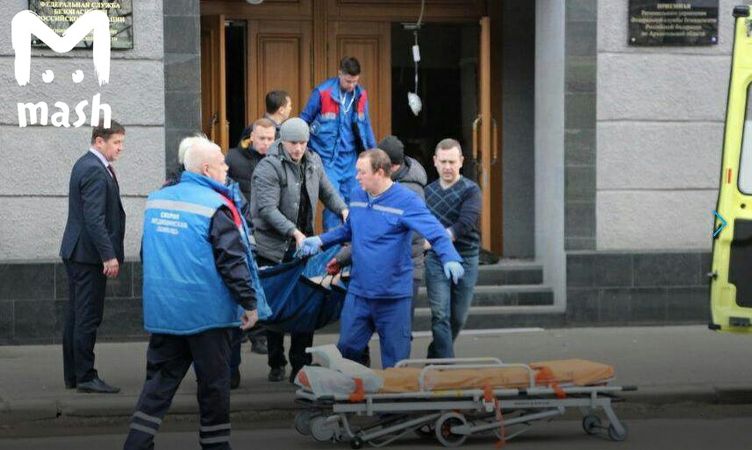 При взрыве в Архангельске пострадали два сотрудника ФСБ.