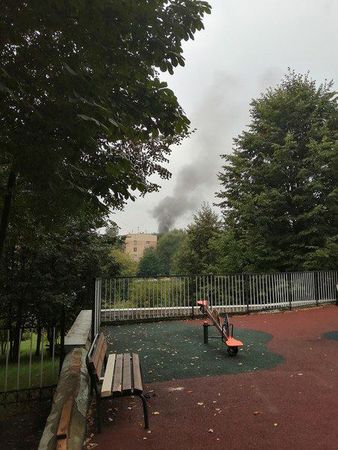 На данный момент после взрыва в Москве известно о двух пострадавших. С верхних этажей спасатели вытаскивают людей
