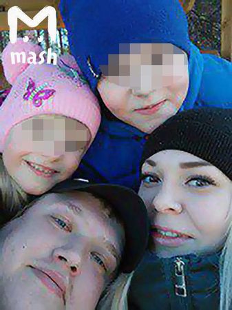 Ольга Баталова и Андрей Синебрюхов. Они будто знали — отправили дочь Ксюшу и сына Арсения к бабушке, а сами остались дома. В новогоднюю ночь Андрей должен был работать, поэтому они решили отпраздновать заранее — 30-го.