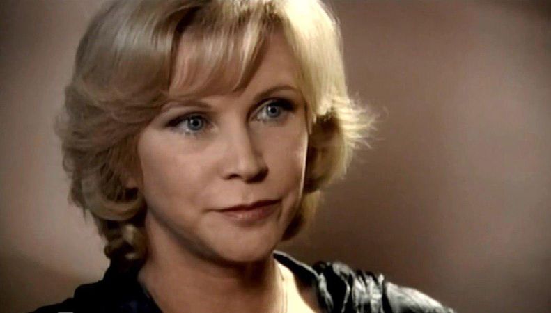 Состояние звезды сериалов "Кармелита" и "Аннушка" Ирины Сенотовой ухудшилось — у нее цирроз печени.