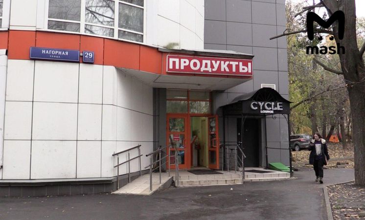 Одна из кальянных, где разводят парней.