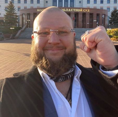 В Подмосковье депутат требует 100 млн рублей от властей, потому что они спровоцировали его развод с женой