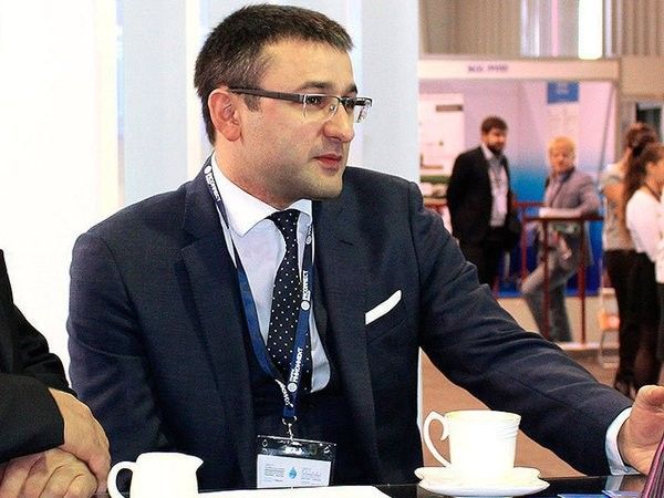 Дерзкий твичер Руслан Горринг, публично унижавший свою сотрудницу, и сейчас обвиняемый в мошенничестве, появился как будто ниоткуда. Но так только кажется.